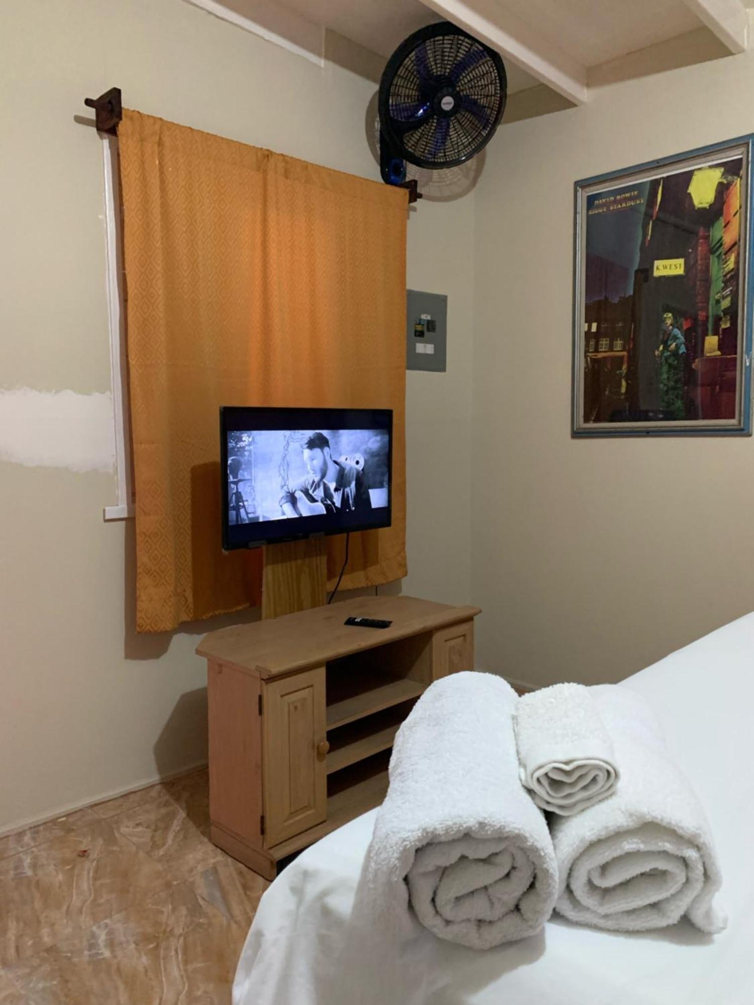 Kingsworth Bed And Breakfast Кингстон Экстерьер фото