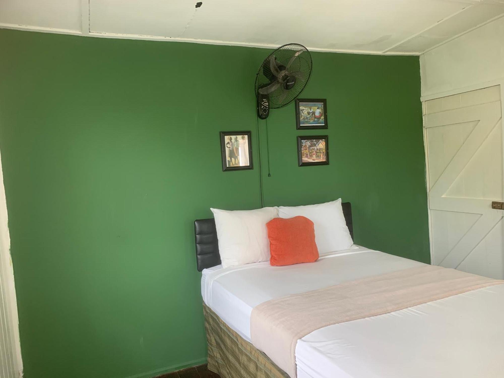 Kingsworth Bed And Breakfast Кингстон Экстерьер фото
