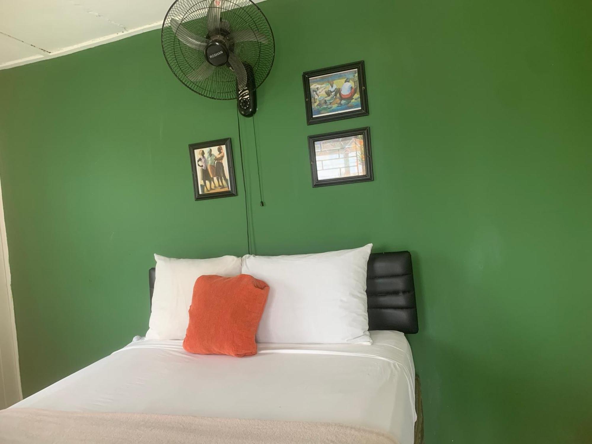 Kingsworth Bed And Breakfast Кингстон Экстерьер фото